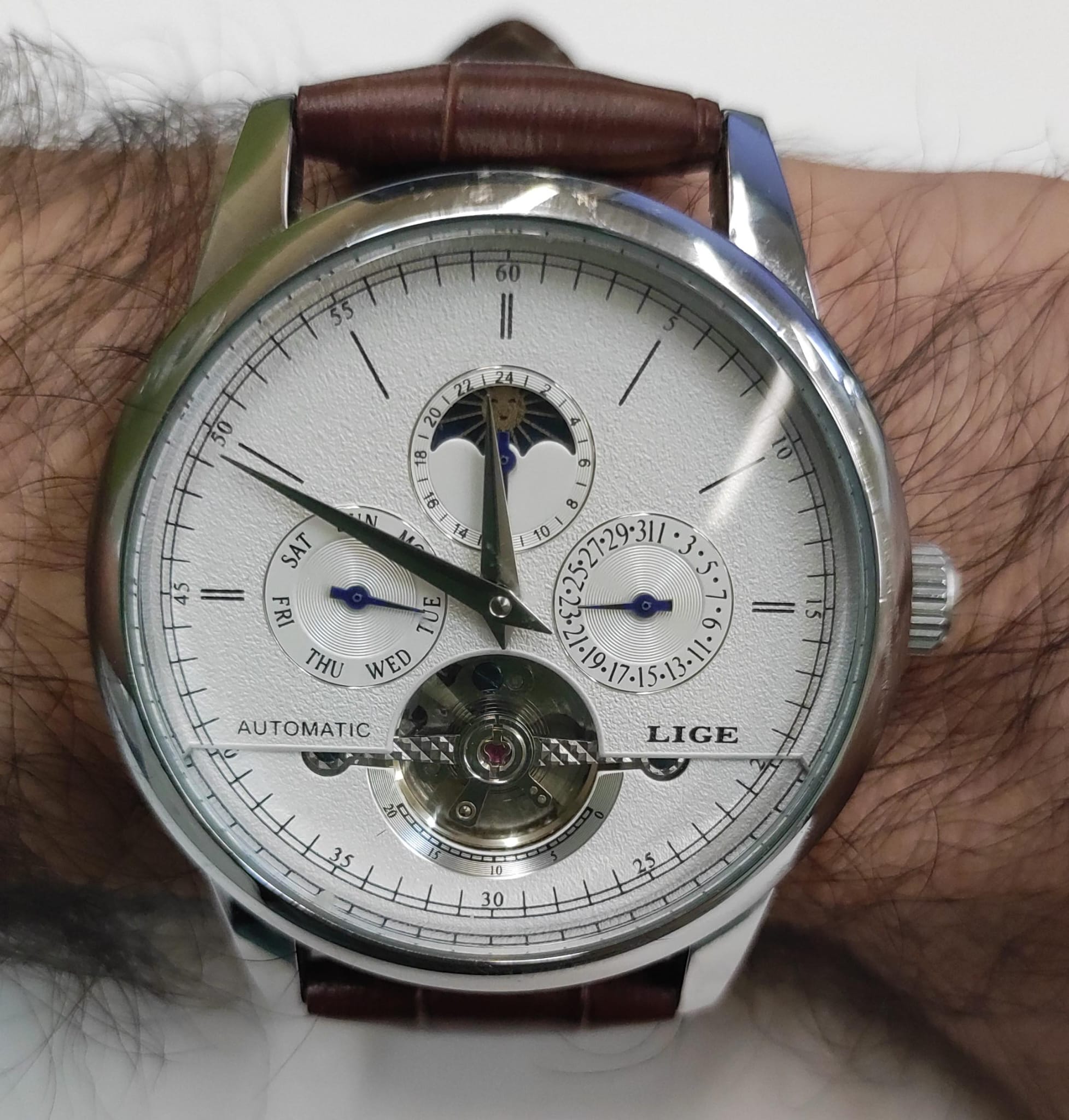 Reloj Lige LG6826: un reloj automático con las 3B